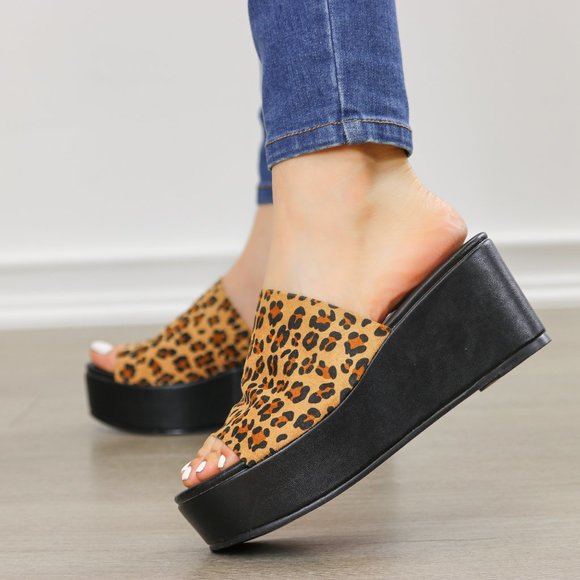 Leopard wedge slip on open toe sandal - Picture 8 of 8